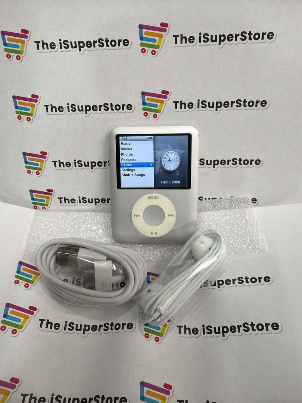 Apple iPod nano 3rd Generation 4GB Silver Bundle+ 1 YR CPS warranty